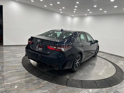 Used 2021 Toyota Camry SE image 7