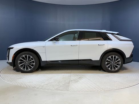 New 2026 Cadillac Lyriq Sport image 2
