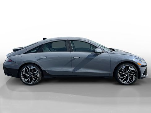 Used 2024 Hyundai Ioniq 6 SEL RWD image 6