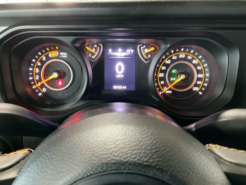 Used 2024 Jeep Wrangler Sport S image 17