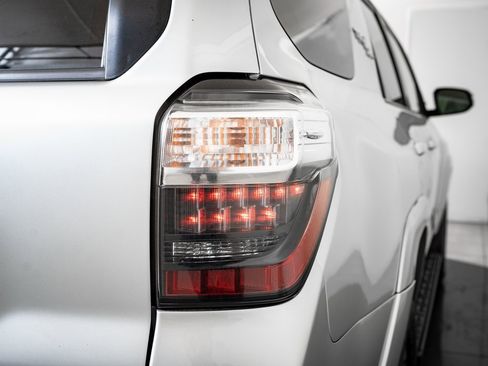 Used 2020 Toyota 4Runner TRD Off-Road Premium image 9