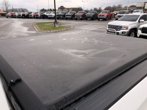 Used 2022 Chevrolet Silverado 1500 RST AWD/4WD image 9