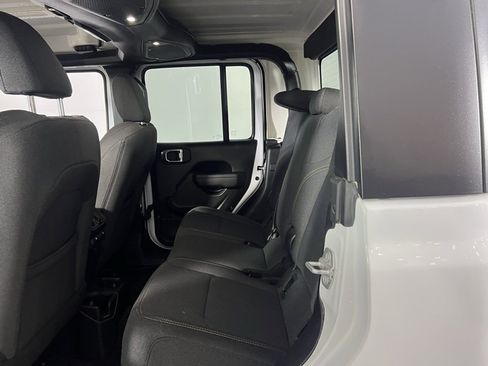 Certified 2025 Jeep Gladiator Sport image 24