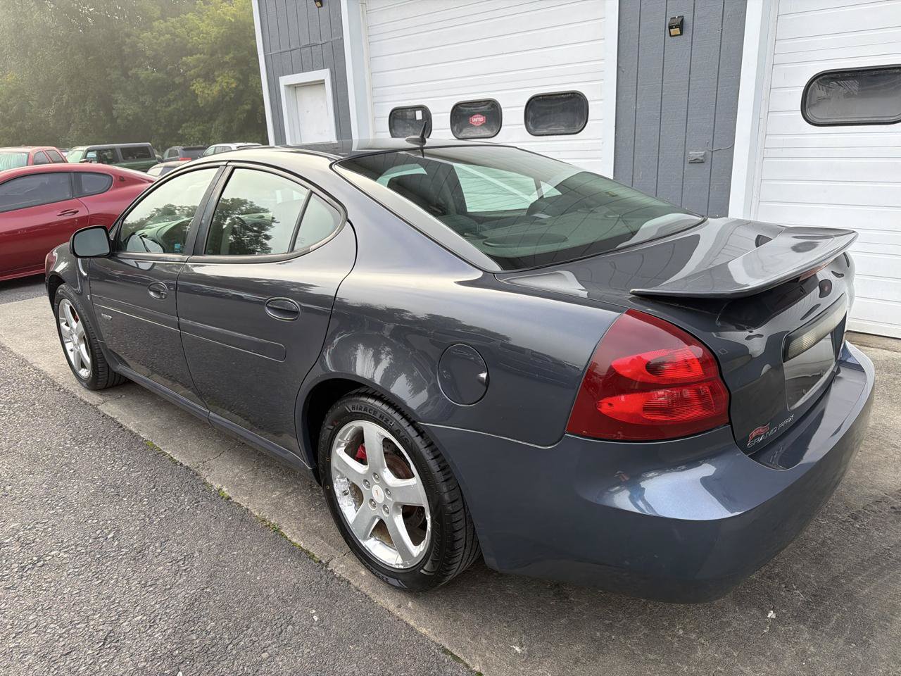 Used 2008 Pontiac Grand Prix GXP FWD image 6