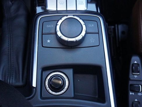 Used 2015 Mercedes-Benz G 63 AMG 4MATIC image 53