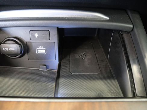 Used 2019 Kia K900 Luxury w/ VIP Package AWD/4WD image 34