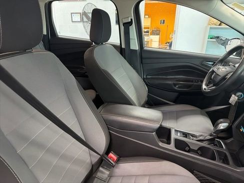 Used 2019 Ford Escape S image 29