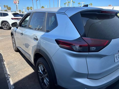 Used 2024 Nissan Rogue S AWD/4WD image 13