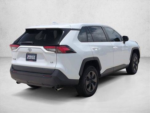 Used 2023 Toyota RAV4 LE FWD image 5