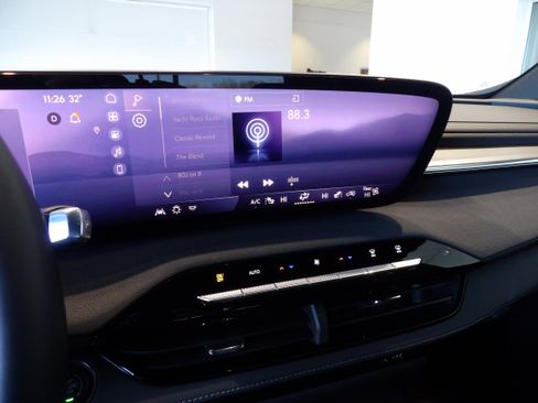 Used 2025 Buick Enclave Preferred image 14