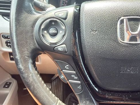 Used 2017 Honda Pilot Elite image 34