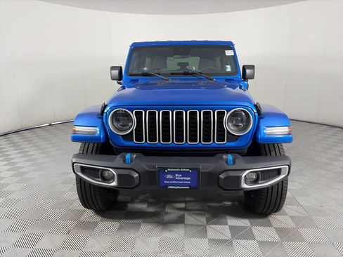Used 2024 Jeep Wrangler Unlimited Sahara AWD/4WD image 2