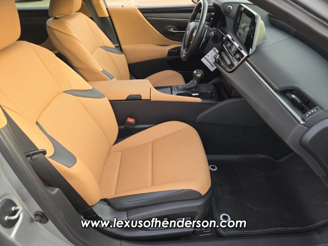 Used 2025 Lexus ES 350 w/ Accessory Package (Z2) FWD image 18