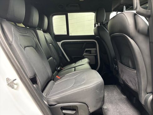 Used 2023 Land Rover Defender 130 S image 41