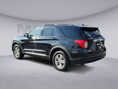 Used 2020 Ford Explorer XLT image 3