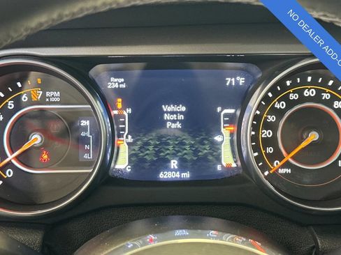 Used 2018 Jeep Wrangler Unlimited Sahara AWD/4WD image 28