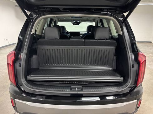 Used 2025 Kia Telluride S image 15