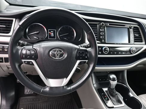 Used 2016 Toyota Highlander Limited w/ Driver Technology Package AWD/4WD image 15