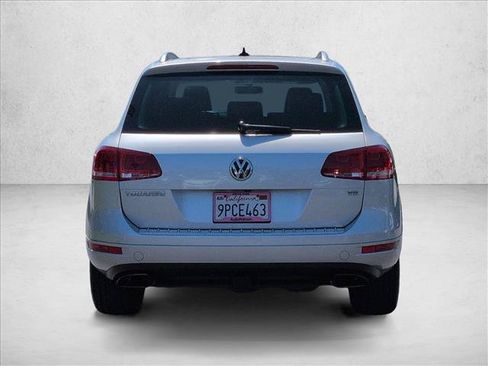Used 2014 Volkswagen Touareg Sport AWD/4WD image 7
