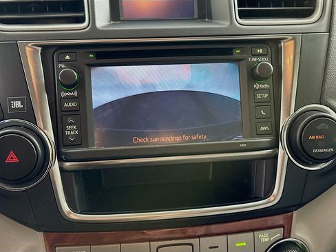Used 2013 Toyota Highlander Limited FWD image 22