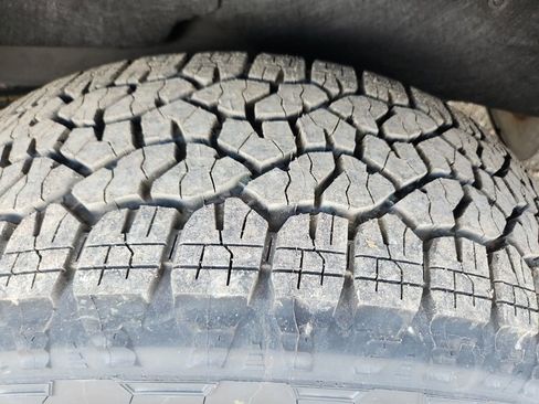 New 2025 Chevrolet Silverado 1500 RST w/ Dark Appearance Package image 11