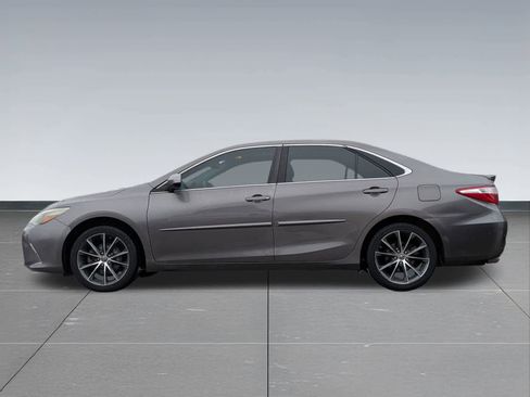 Used 2015 Toyota Camry XSE image 3