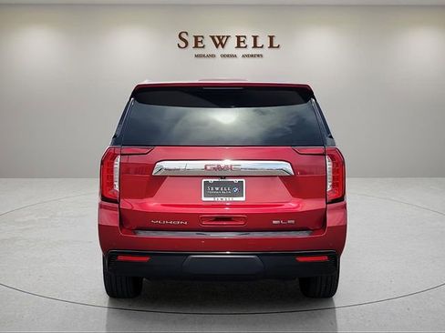 Used 2024 GMC Yukon SLE RWD image 4