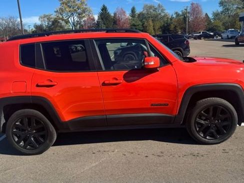 Used 2017 Jeep Renegade Altitude image 4