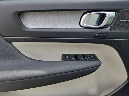 New 2026 Volvo XC40 B5 Ultra w/ Protection Package Premier image 10