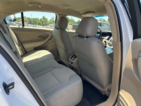 Used 2017 Ford Taurus SEL image 17