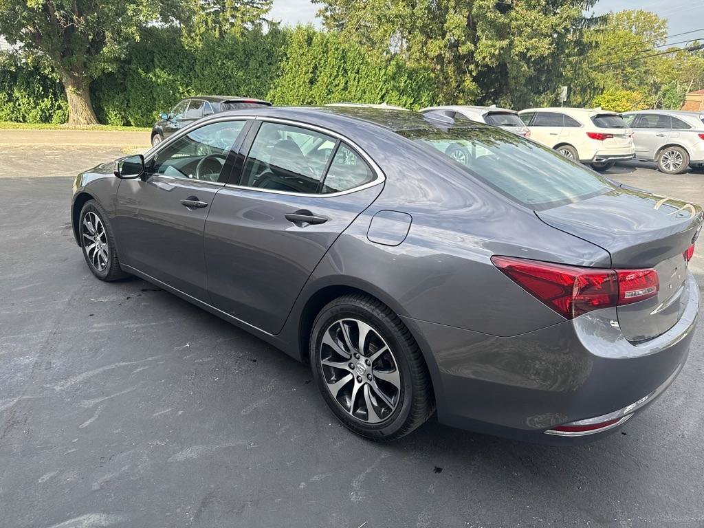 Used 2017 Acura TLX FWD image 8