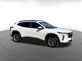 Used 2025 Chevrolet Trax LT video 2