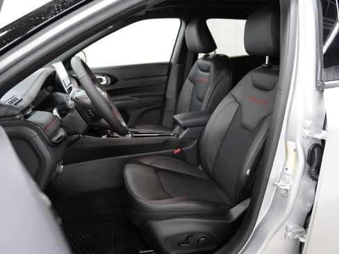 New 2026 Jeep Compass Trailhawk w/ Sun, Sound & Navigation Group image 4