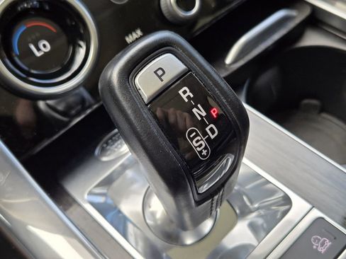 Used 2018 Land Rover Range Rover Sport Supercharged image 25