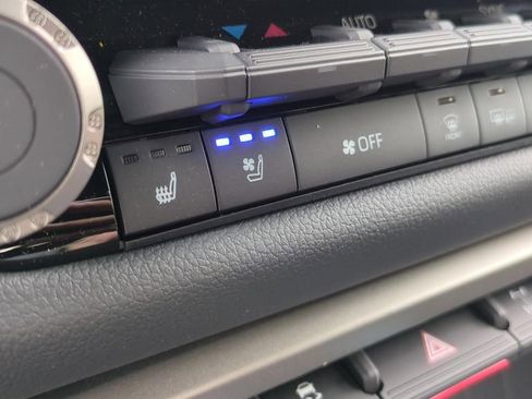 New 2026 Toyota Tundra Limited AWD/4WD image 21