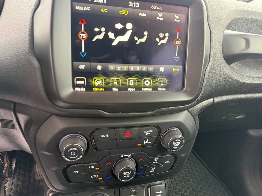 Used 2023 Jeep Renegade Latitude AWD/4WD image 29