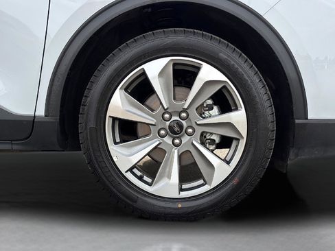 Used 2025 Ford Escape Platinum AWD/4WD image 12