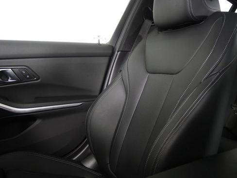 Used 2025 BMW 330i Sedan image 25