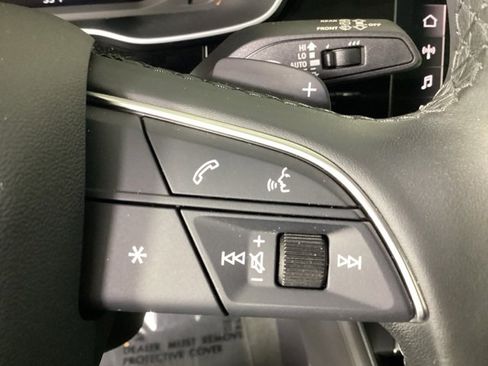 Used 2025 Audi Q3 2.0T Premium image 28