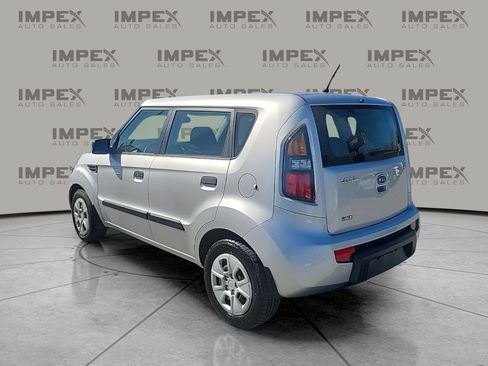 Used 2010 Kia Soul FWD image 2