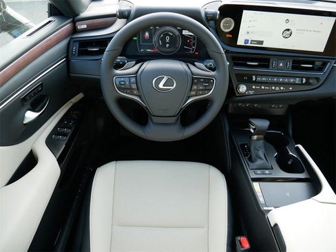 New 2025 Lexus ES 300h w/ Premium Package image 11
