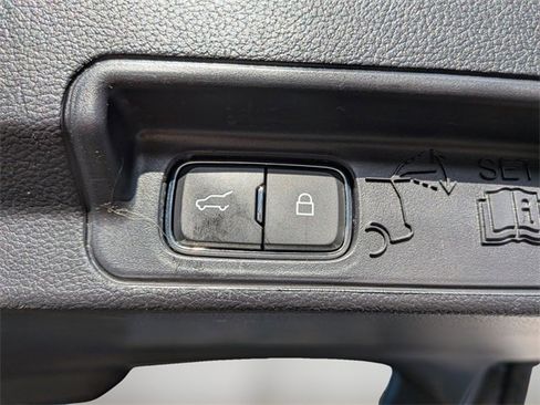 Used 2021 Ford Explorer Limited w/ Hybrid Equipment Group 310A image 31