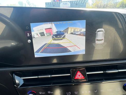 Used 2023 Kia Niro EX Touring FWD image 24