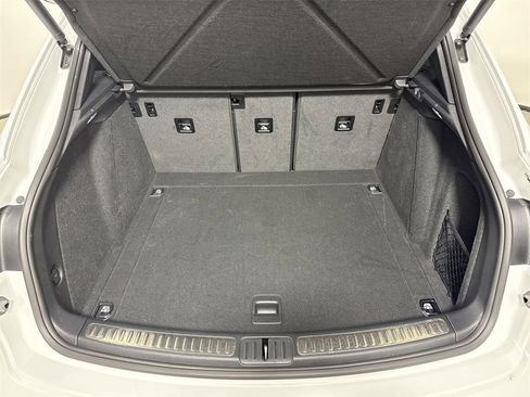 Certified 2025 Porsche Macan image 21