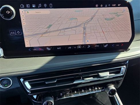 New 2026 Chevrolet Traverse LT w/ Driver Confidence Package image 11