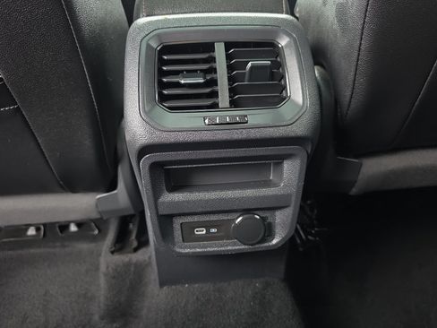 Used 2023 Volkswagen Tiguan SE AWD/4WD image 20