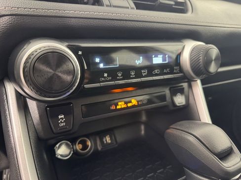 Used 2025 Toyota RAV4 LE image 20