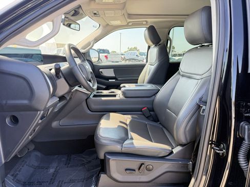 Used 2025 Ford Expedition Active RWD image 5