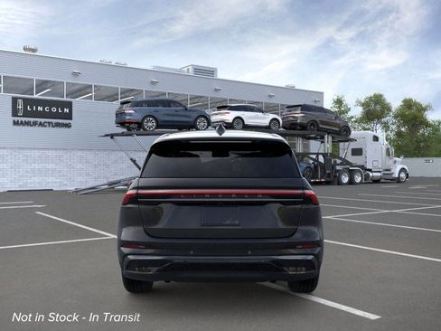 New 2026 Lincoln Nautilus Premier image 5