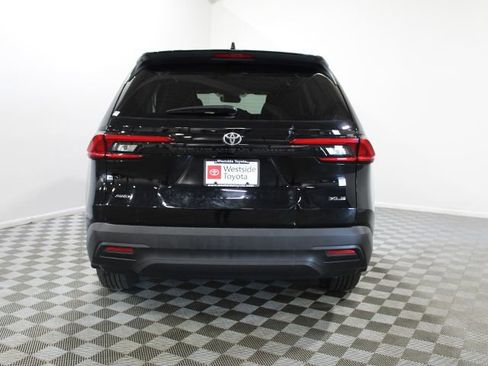 Used 2024 Toyota Grand Highlander AWD image 5